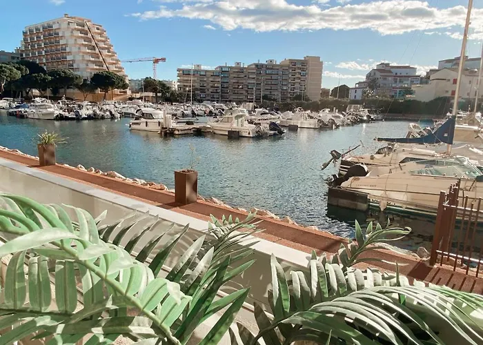 Magnifique T2 Au Calme Avec Superbe Vue Sur Le Port * Canet-en-Roussillon