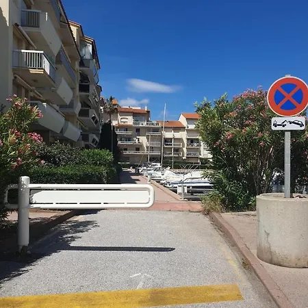 T2 Au Calme Avec Vue Sur Le Port, Clim Et Wifi * 카네트