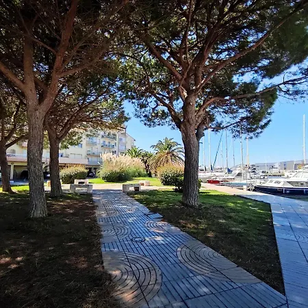 T2 Au Calme Avec Vue Sur Le Port, Clim Et Wifi *