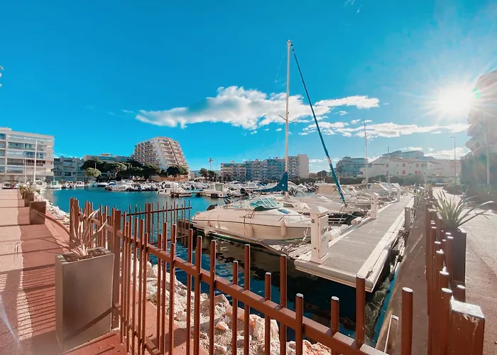 Magnifique T2 Au Calme Avec Superbe Vue Sur Le Port *