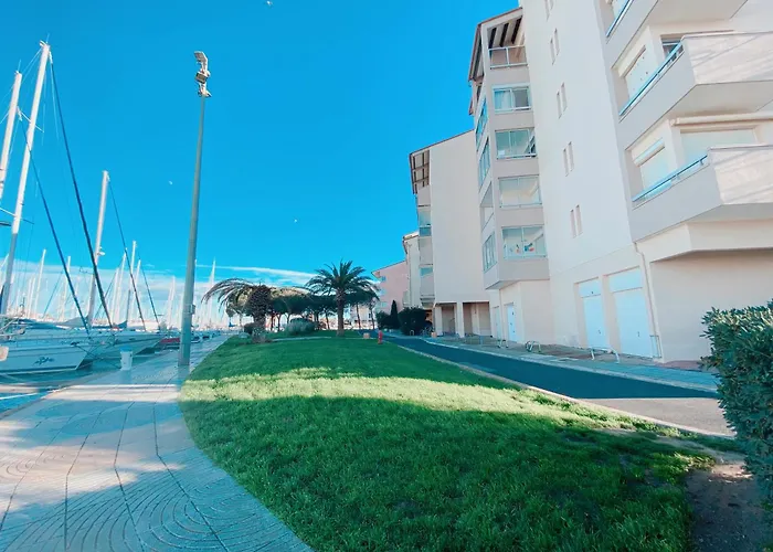 Magnifique T2 Au Calme Avec Superbe Vue Sur Le Port Apartmán *