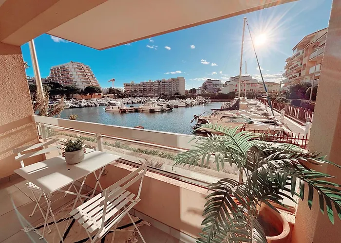 Magnifique T2 Au Calme Avec Superbe Vue Sur Le Port *
